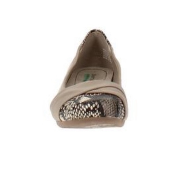 BareTraps Misty Ballet Flats Slip on Snakeskin accents Beige Comfort Shoe NEW - Picture 8 of 8